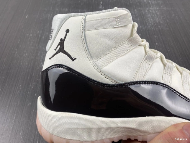 Rep TBK 11 Jordan Neapolitan WMNS Air AR0715-101 0701